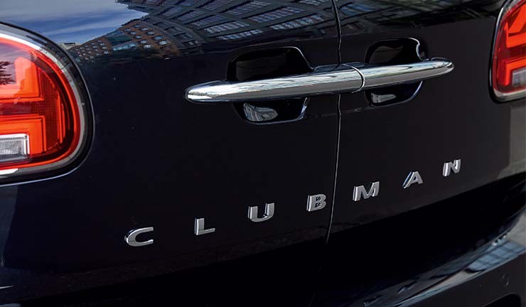 MINI で最も深く気品あふれるボディー・カラー、MINI Yours エニグマティック・ブラック・メタリック